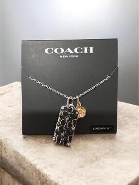 NWT Coach Quilted C Tag Pendant Silver Necklace 16 in with 2 in extender